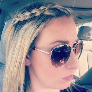 Meet your Posher, Cara